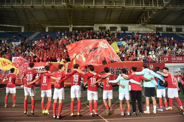 巴萨今年打进169球排队史第五，前四次均是在梅西时代（巴萨本年度轰入169球居队史第5，前四纪录皆为梅西时代）