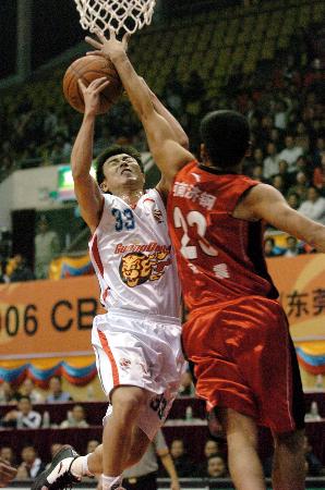 一位重病球迷被邀请看阿贾克斯的比赛，但因病情恶化未能实现（阿贾克斯邀重病球迷观赛，因病情加重遗憾未成行）