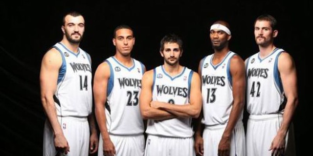 大巴黎锋线迎集体爆发 1隐患或致红军客场难胜（巴黎锋线全面复苏 一隐忧恐令红军客场难取胜）