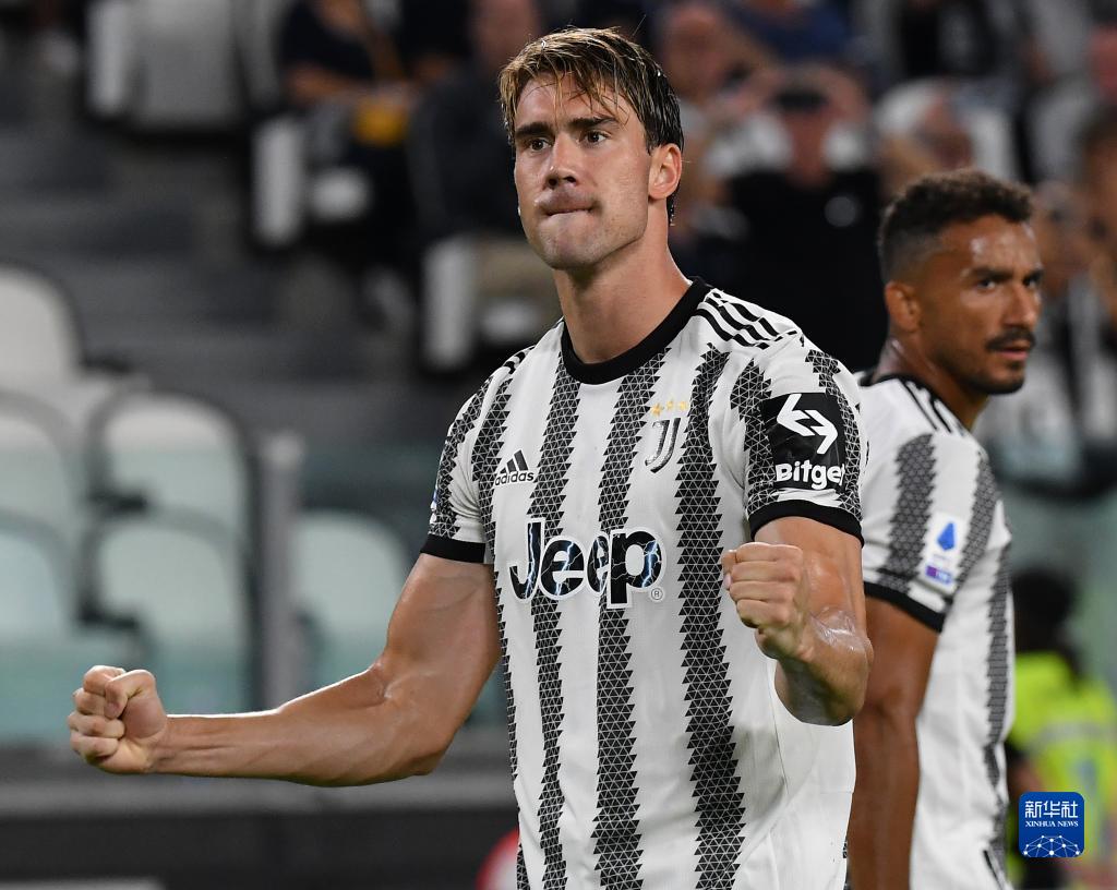 法国队11月大名单：姆巴佩领衔，坎特、谢尔基在列（法国队11月名单公布：姆巴佩挂帅，坎特与谢尔基入选）