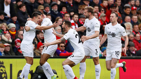 德媒：胡梅尔斯将以专家身份解说拜仁对阵巴黎的比赛（德媒：胡梅尔斯将担任拜仁对巴黎比赛的专家解说）