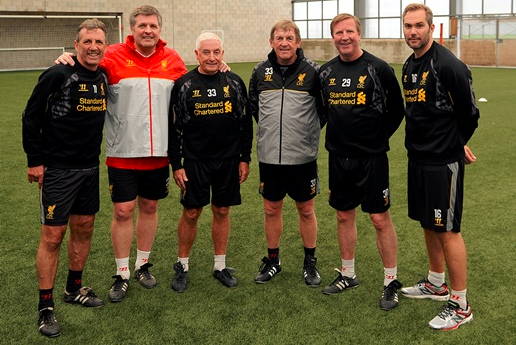 布克：裁判报告该被取消，它只会让所有人事后都更窝火（布克称裁判报告应废除，反而加剧赛后怒火）