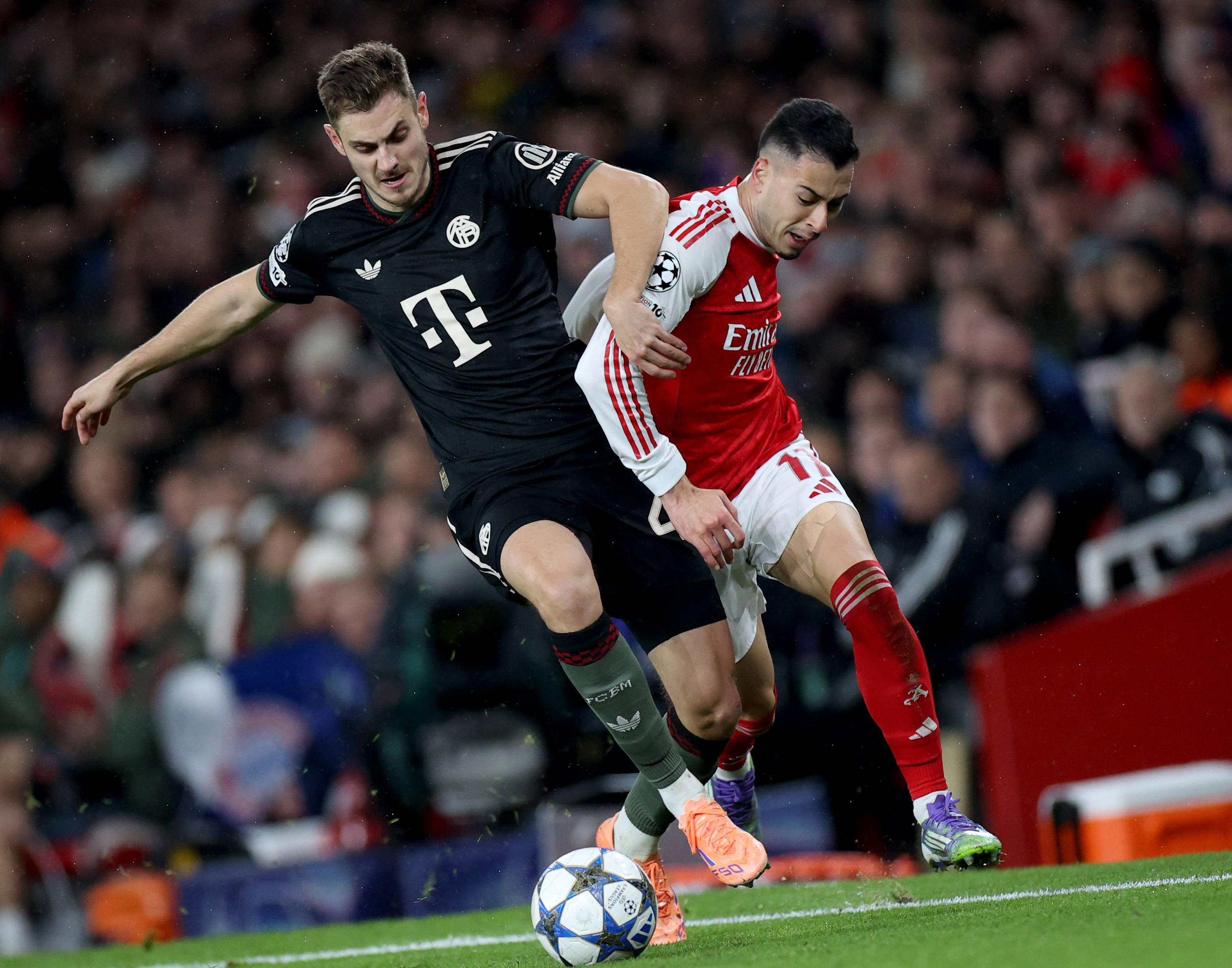 拜仁客战海登海姆：凯恩领衔，卡尔、迪亚斯、格雷罗首发（拜仁客场对阵海登海姆：凯恩领衔，卡尔、迪亚斯、格雷罗先发）