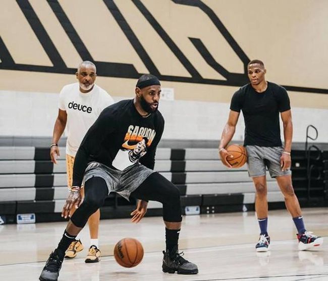 记者：本届世界杯将有半场球员和教练采访，赛前两天开发布会（记者称本届世界杯增设中场球员及教练采访，赛前两天举行新闻发布会）