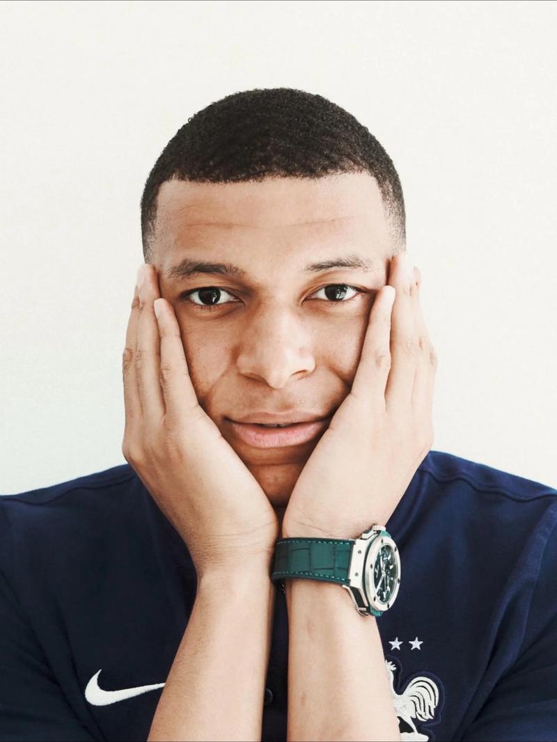 12月10日！欧冠英冠等比赛开打！会有冷门吗？（12月10日欧冠、英冠等赛事打响，冷门会不会来袭？）