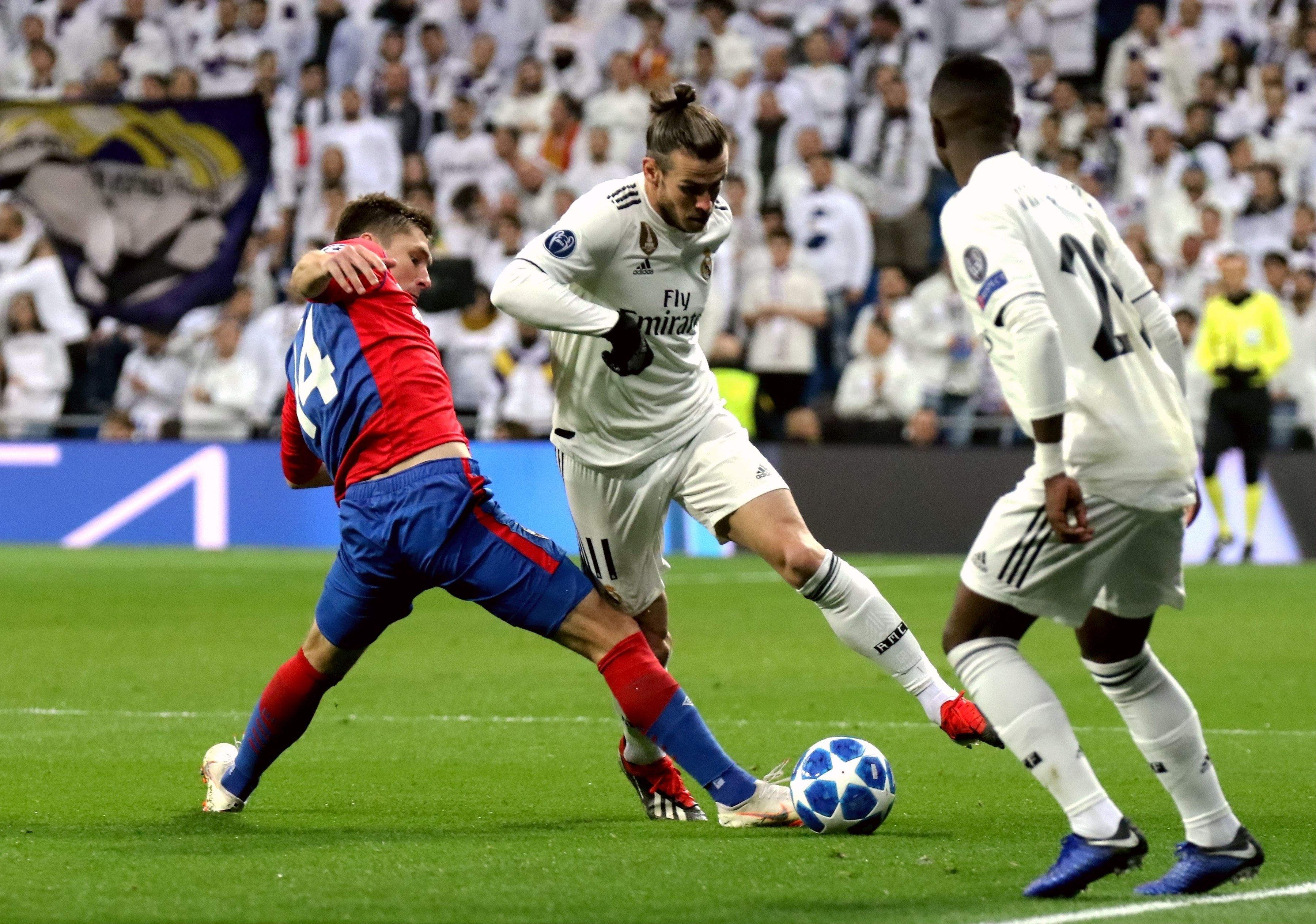 西甲前瞻：西班牙人三连胜延续黑马之姿，赫塔菲近四轮三负（西甲前瞻：西班牙人豪取三连胜延续黑马气势，赫塔菲近四轮三负）