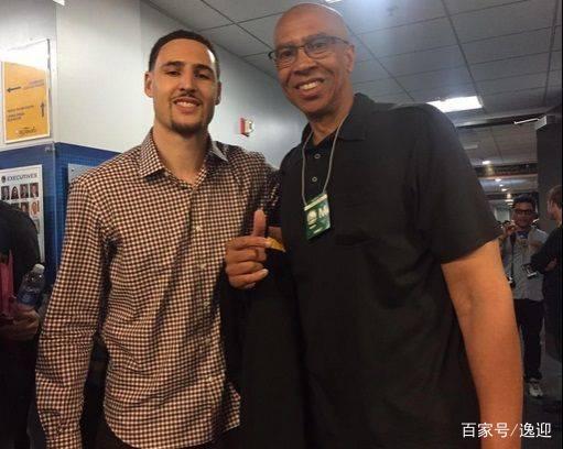 中后卫超长奔袭破门，帅炸了（中后卫长驱直入破门，燃爆全场）