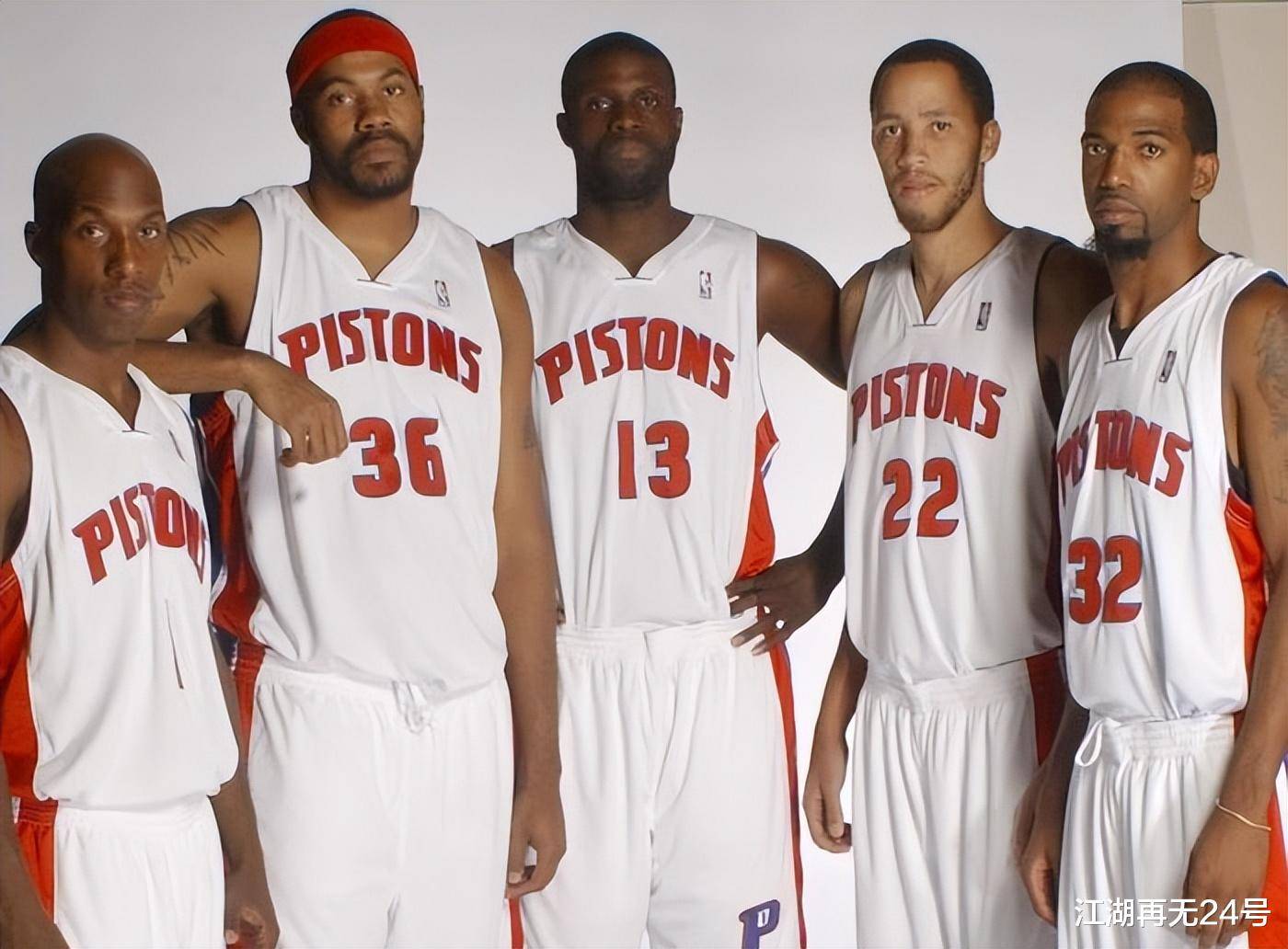 本赛季艾顿面对字母哥等六大顶级内线，场均18+10&7胜0负（本季艾顿对阵字母哥等六位顶级内线，场均18分10篮板，战绩7胜0负）