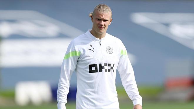 米体：斯帕莱蒂考虑放弃无锋阵，重新启用2名进攻中场+1名中锋（米体：斯帕莱蒂或放弃无锋战术，改用两名进攻中场搭配一名中锋）