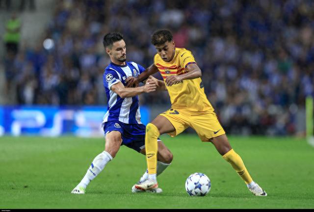 TA：巴萨出售内马尔所挣的钱本可用来改善财务，却被挥霍一空（TA：内马尔转会收入原可改善巴萨财务，却被挥霍殆尽）