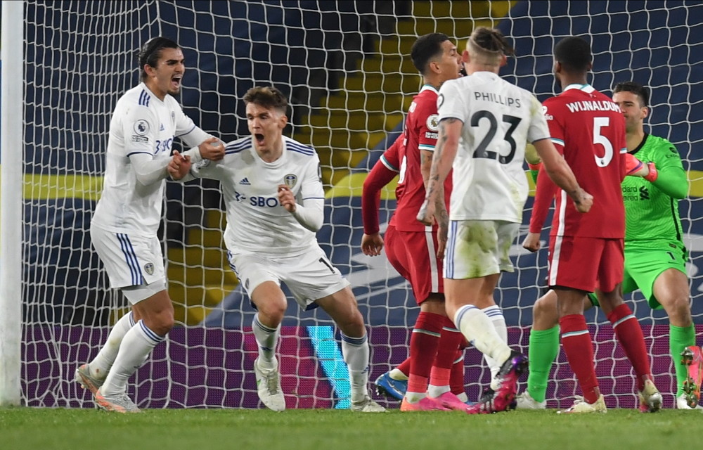 这中卫是真正的后防领袖（这名中卫才是后防线的真正领袖）