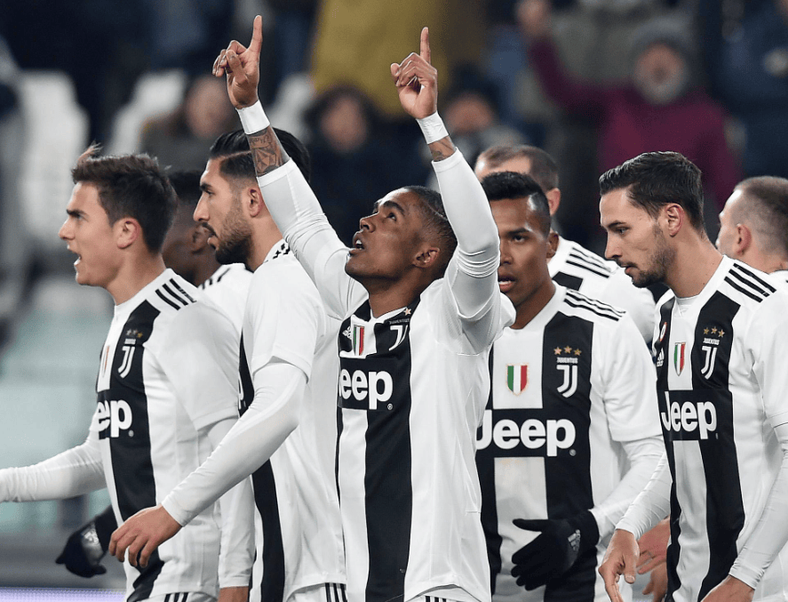 爱德华兹在三分线外4投全（爱德华兹三分线外四投四中）