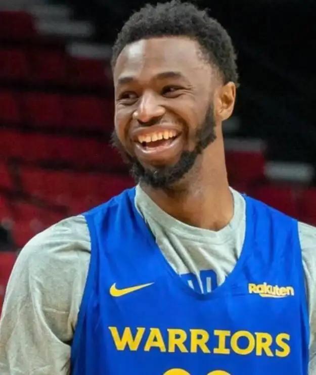 巴萨遭遇危险对手！法兰克福进攻凶猛防守漏洞百出，欧冠生死战提前上演（欧冠生死前哨战：巴萨遭遇法兰克福，进攻火力爆棚、防线漏洞频出）