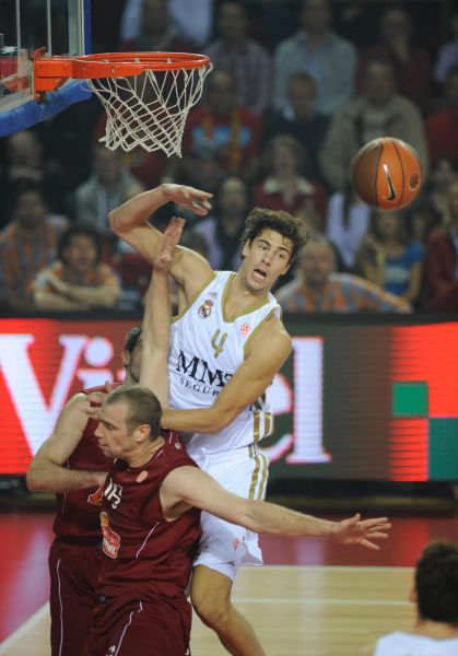 足球世界杯预选赛爆大冷，排名前五的强队遭淘汰（世界杯预选赛爆出大冷门，世界前五劲旅纷纷出局）