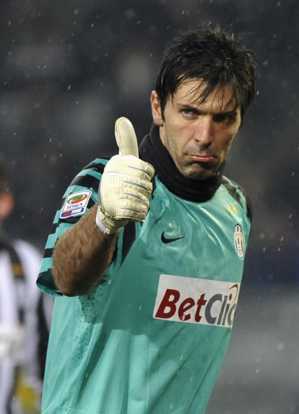 于帕梅卡诺：孔帕尼非常出色，我欠他很多；事情还没有结束（于帕梅卡诺：孔帕尼表现卓越，我欠他不少；一切尚未落幕）