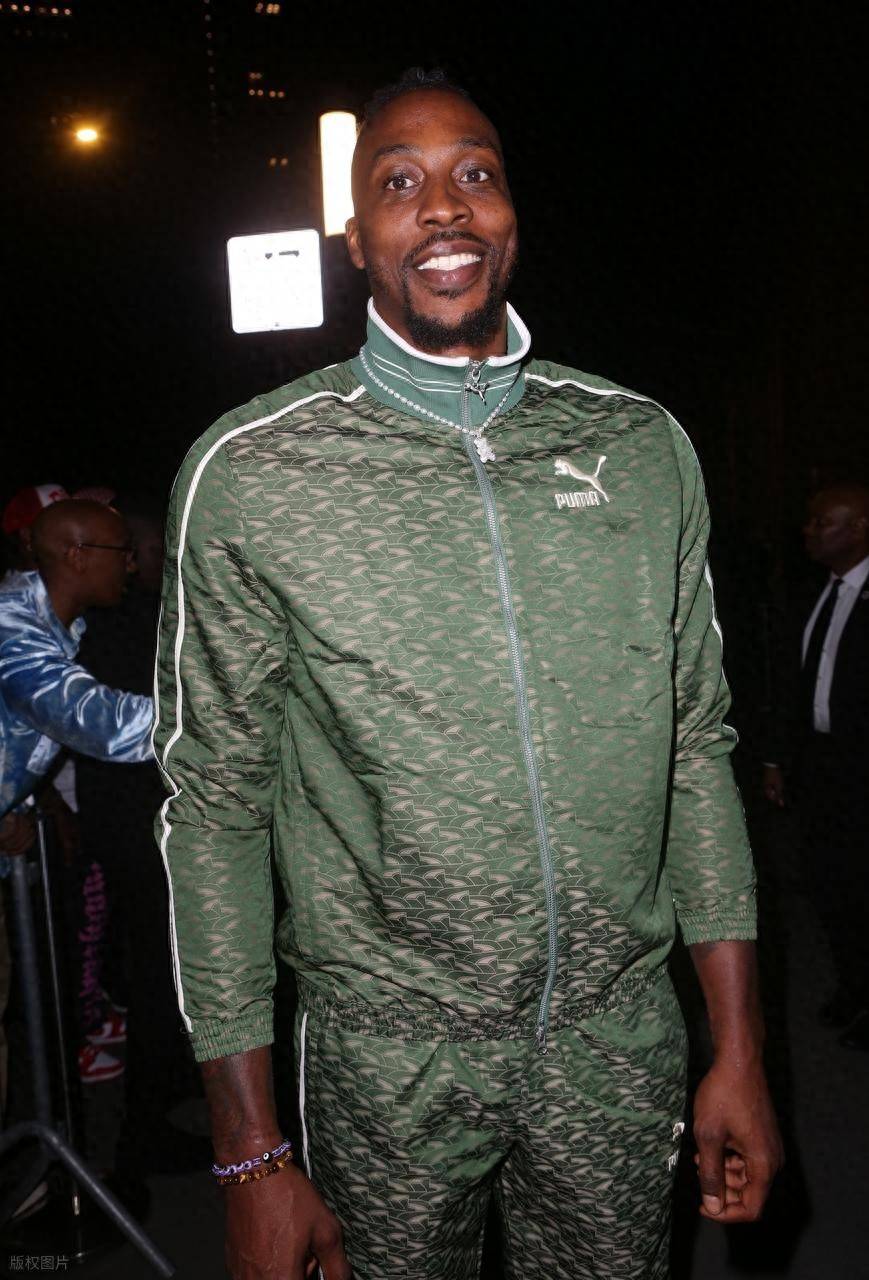 每体：若马丁对马竞时担任中卫，埃里克将踢右后卫&孔德替补（每体：若马丁战马竞司职中卫，埃里克出任右后卫，孔德将替补）