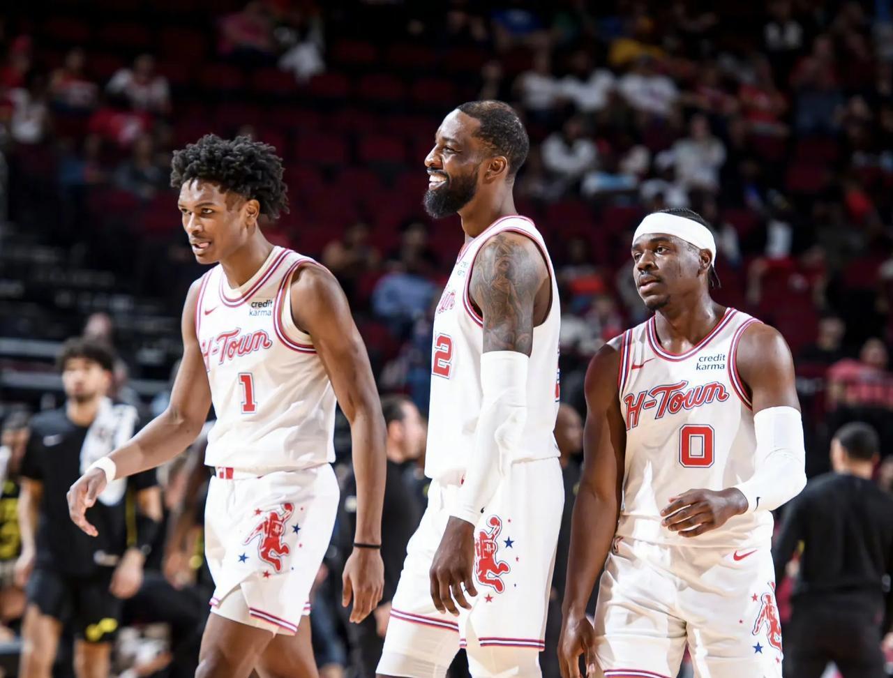 孔蒂再遭打击，佩杜拉：霍伊伦因右大腿股二头肌受伤而下场（孔蒂雪上加霜，佩杜拉：霍伊伦右大腿股二头肌受伤离场）